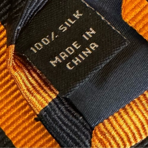 🍂SALE🍂Like New JOS. A. BANK 100% Silk Blue and Orange Striped Repp Necktie - Picture 9 of 11